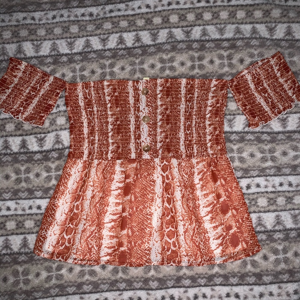 Over-the-shoulder Babydoll Top